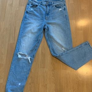 8 long American Eagle Mom Jeans